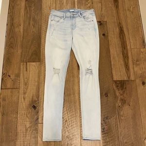Old Navy Rockstar Super Skinny Distressed-Like New